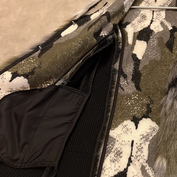 Sweater vest from guess Faux fur - Picture 4 of 7